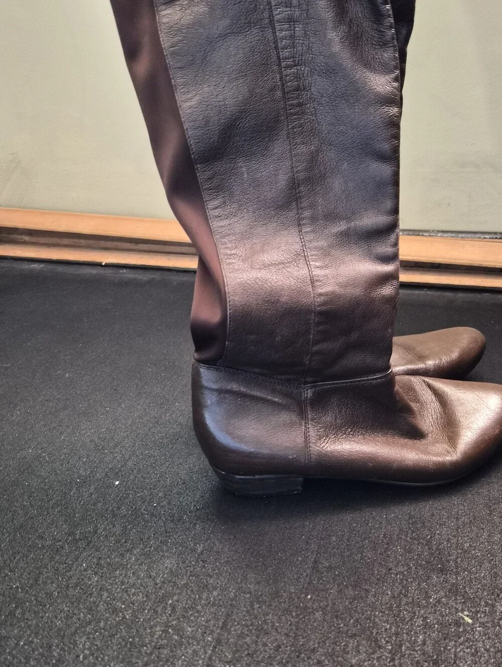 Brown Leather Knee-High Women's Riding Boots Stretchy
